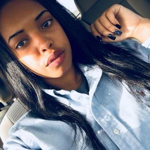 Meet your Posher, Ana